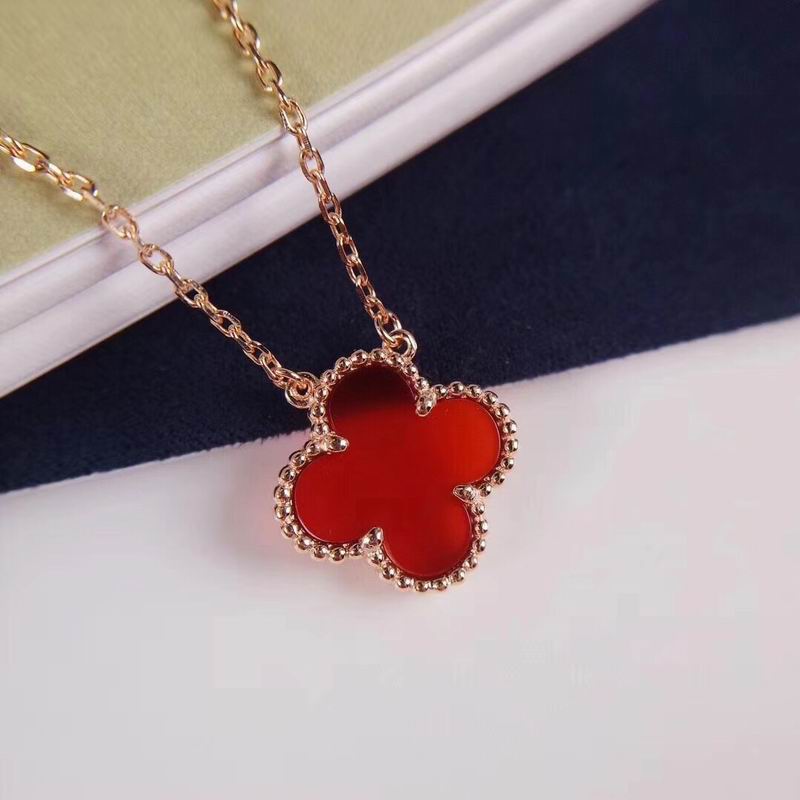 Van Cleef & Arpels necklace 12yxq15